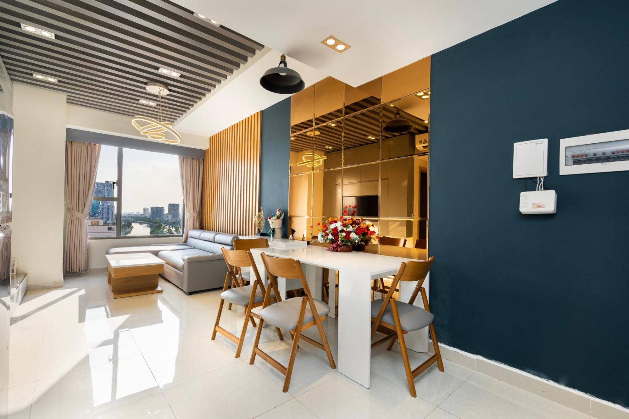 Service By Me In River Gate Building Căn hộ